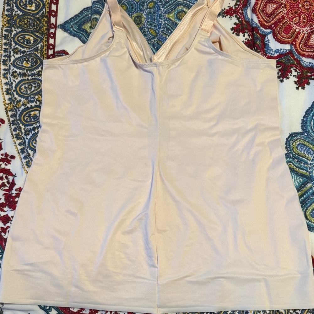 Ruby Ribbon Cream Shapewear Top - Picture 2 of 3
